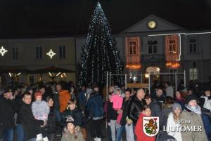 Prižig prazničnih lučk in odprtje drsališča v Ljutomeru 1